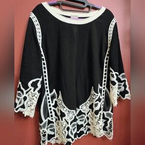 Chico's Black Blouse with Cream Lace Accents EUC LG